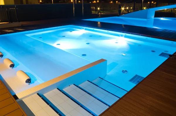 Smart Backyard Solutions with custom above ground swimming pools