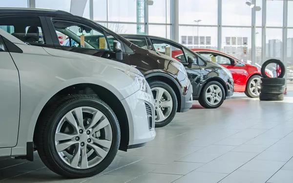 How to Compare Vehicle Choices at a Car Dealership Near Me